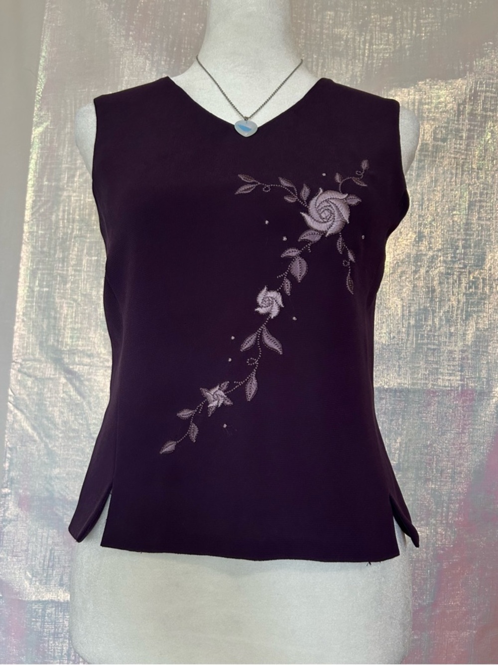 Vintage Plum Sleeveless V-Neck Tank with Embroidered Rose. Size S.